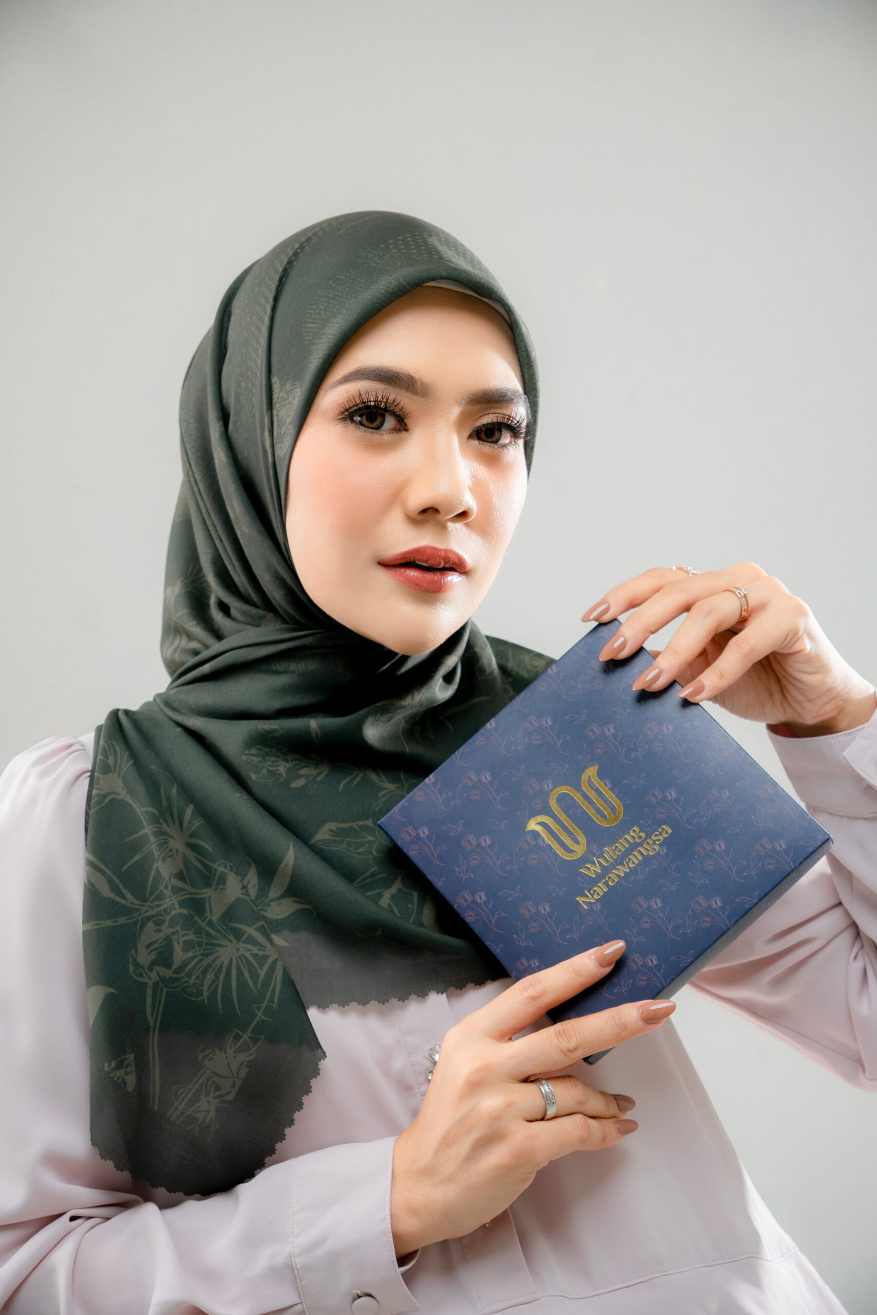 Larasmaya Hijau Army
