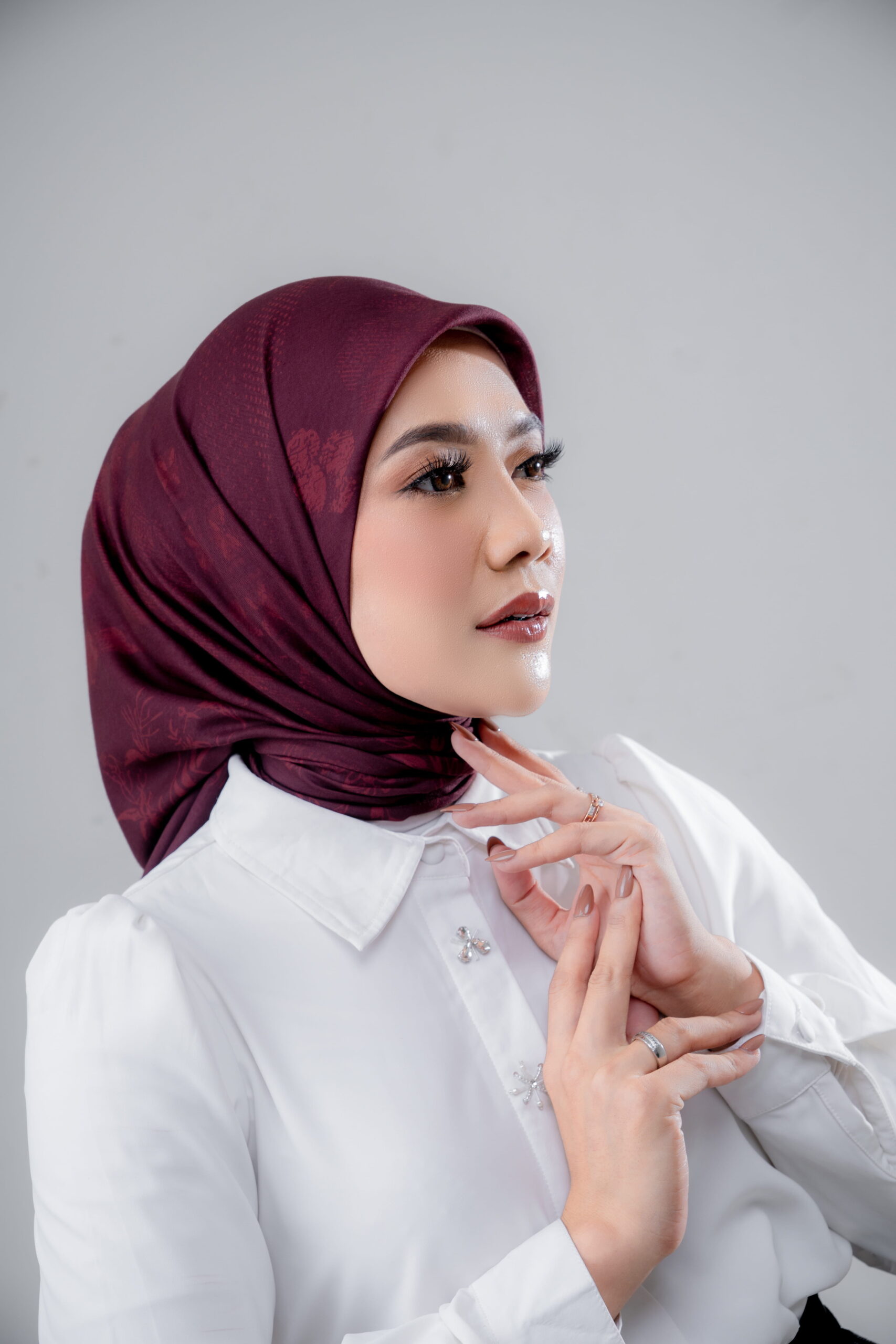 Larasmaya Maroon - Image 4