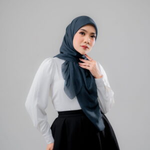 Larasmaya Navy