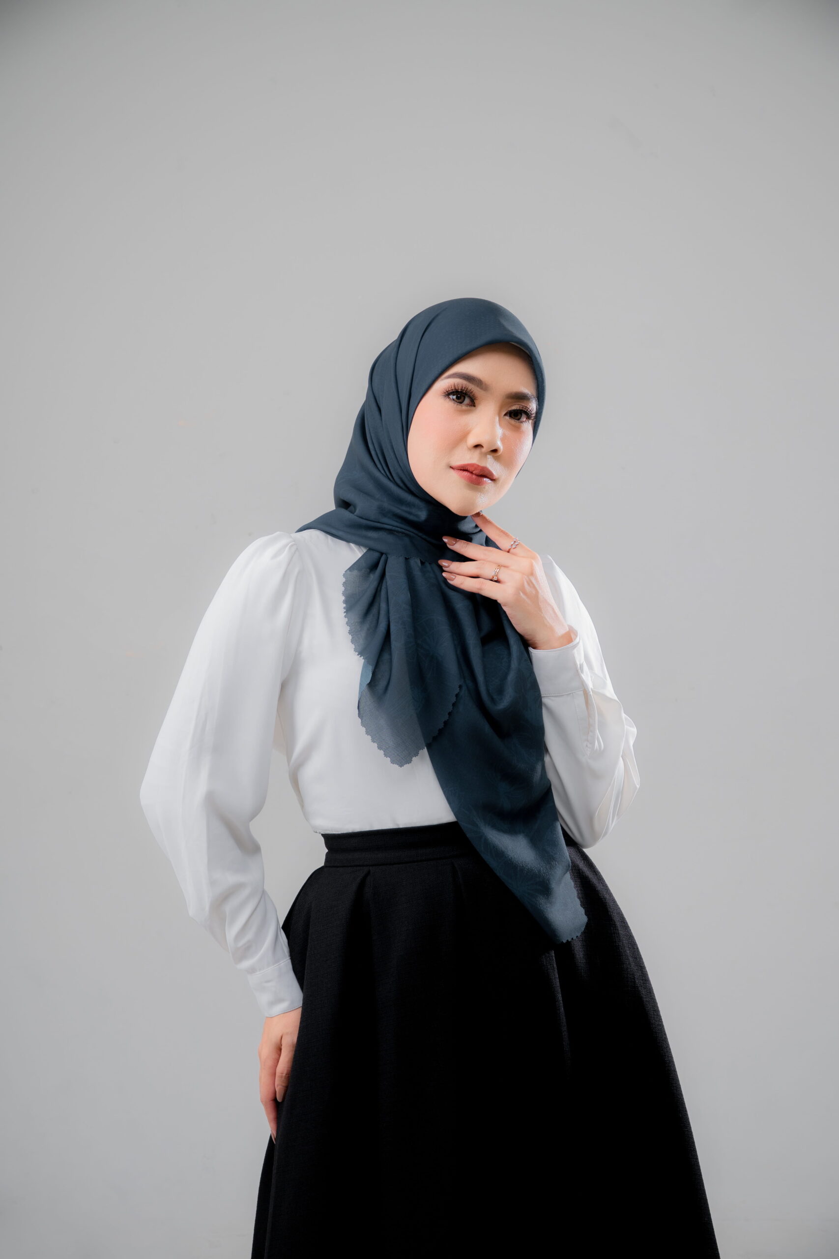 Larasmaya Navy